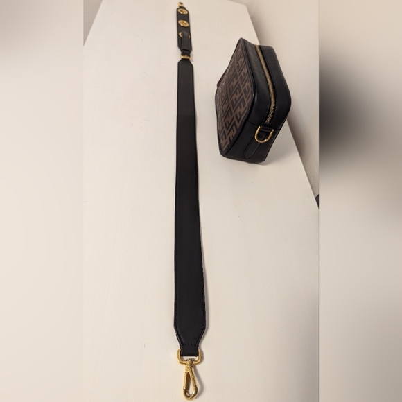 Fendi Embossed FF Camera Bag - Picture 7 of 9